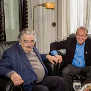 RS: atrás nas pesquisas, Tarso cola no carisma de Mujica