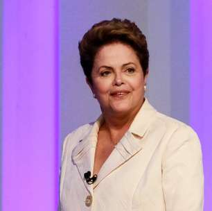 Dilma quebra protocolo e reclama de tempo de entrevista