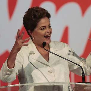 Dilma critica Aécio e fala em "dívida com o Nordeste"