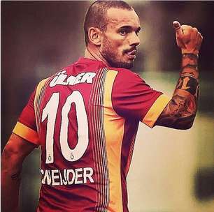 De saída do Galatasaray, Sneijder é desejado por ingleses