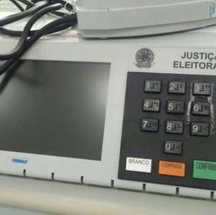 Eleitor cola tecla de urna em Goiás e é procurado pela PF