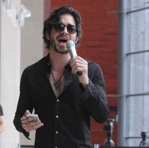 Fiuk canta AC/DC em desfile do SPFW: "fiquei inseguro"