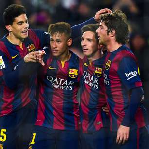 Trio marca, e Barça goleia entre vaias e aplausos a técnico