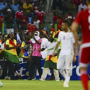 Gana bate Guiné Equatorial em jogo com invasão no fim