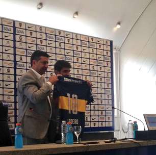 Boca apresenta Lodeiro e dá a 10 de Maradona a ex-corintiano