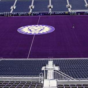 1º de abril! Brasileiro crê em campo roxo e fica frustrado