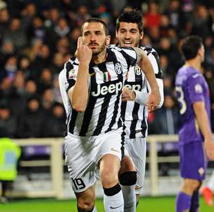 Sem Tevez, Juventus atropela Fiorentina e avança à final