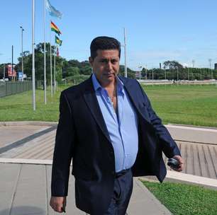 Presidente do Boca deixa cargo na AFA e dispara críticas