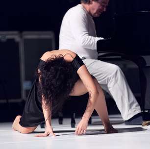 Morena Nascimento dança ao som de piano em São Paulo