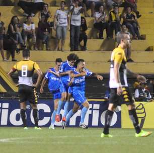 Macaé surpreende em Criciúma e sobe para 3º na Série B