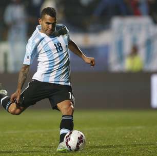 Tevez é confirmado no Boca e brinda com pênalti da vaga