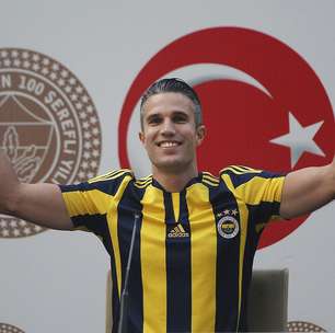 Tchau, Inglaterra! Van Persie chega à "família Fenerbahce"