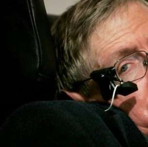 Hawking alerta sobre perigo de corrida por robôs matadores