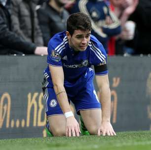 Conte exalta Oscar e garante permanência do meia no Chelsea