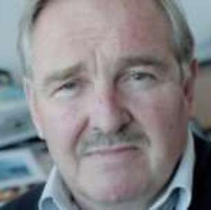 Cientista britânico diz ter inventado 'álcool que não dá ressaca e nem lesiona fígado'