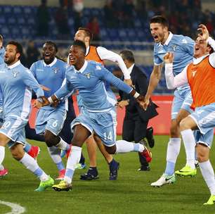 Lazio segura pressão da Roma, perde, mas vai à decisão