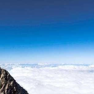 Modelo da Playboy atrai ira de maoris ao tirar foto nua em montanha sagrada