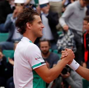 Thiem arrasa Djokovic e pega Nadal na semi de Roland Garros