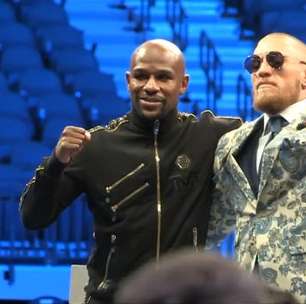 Após meses de provocações, Mayweather e McGregor se abraçam após a luta