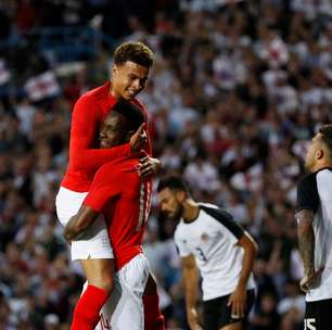 Sob olhares de Tite, Inglaterra vence Costa Rica em amistoso