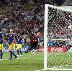 Veja todos os ângulos do golaço que salvou a Alemanha