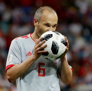 Iniesta revela ter tido depressão após títulos no Barcelona