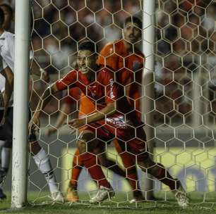 Corinthians fica no empate com o Ituano, mas avança em 1º