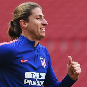 Cortado da Seleção, Filipe Luís treina em alta intensidade no Atleti