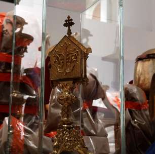 Obras de arte de Notre-Dame serão transferidas para o Louvre