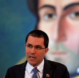 Chanceler da Venezuela nega golpe militar e culpa Washington