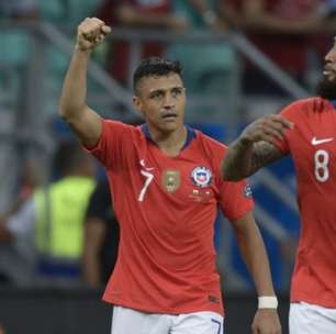 Chile bate Equador e se garante nas quartas da Copa América