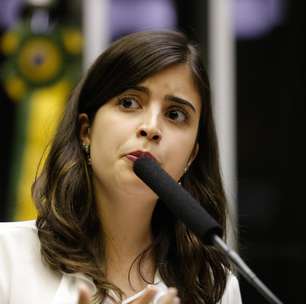 PDT suspende Tabata e mais sete por votos pró-reforma