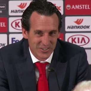 Conferência de imprensa de Emery foi interrompida por anúncio do estádio de Frankfurt