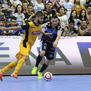 Pato sai na frente do Sorocaba na decisão da Liga Futsal