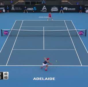 WTA Adelaide: Ash Barty v Anastasia Pavlyuchenkova - 4-6, 6-3, 7-5