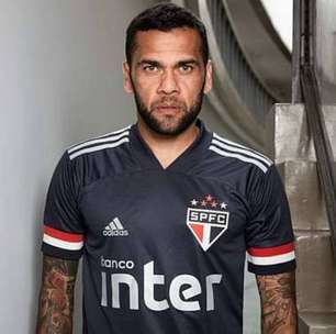 Daniel Alves é o jogador do futebol brasileiro mais popular no Instagram