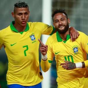 Com 3 gols de Neymar, Brasil vira sobre Peru em jogo tenso