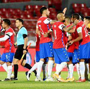 Chile bate o Peru e alcança 1ª vitória nas Eliminatórias