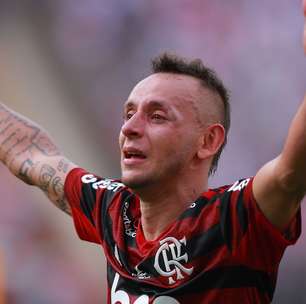 Empresário de Rafinha chega ao Rio para acelerar negociação com o Flamengo