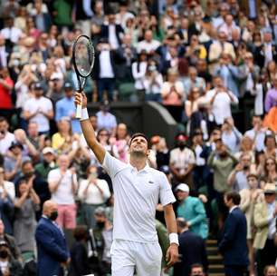 Djokovic vence com facilidade e vai à semifinal em Wimbledon