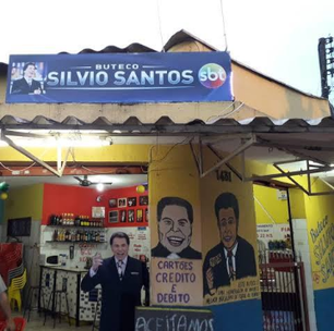 Fã faz bar temático de Silvio Santos e cai nas graças da web