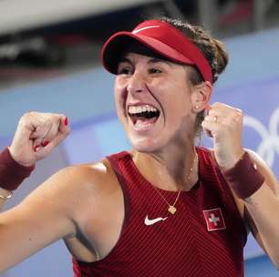 Suíça Bencic dedica ouro no tênis a Federer e Martina Hingis