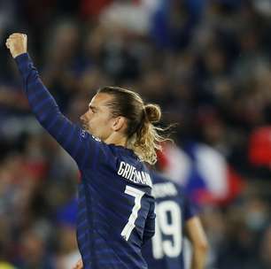 França fica só no 1 a 1 com a Bósnia; Holanda também empata