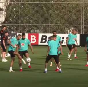 Seleção volta aos treinos de olho no confronto com o Peru