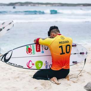 Medina vence Filipinho e é tricampeão mundial de surfe