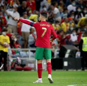 CR7 faz 3, Portugal goleia Luxemburgo e lidera grupo