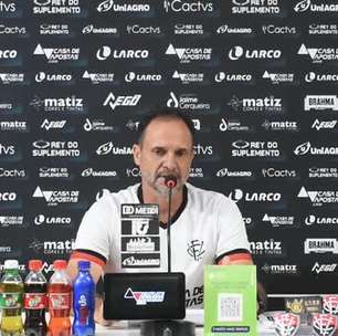 VITÓRIA: Wagner Lopes expõe conversa no treino com David e Manoel e explica escolha pela titularidade: "David foi muito feliz nos gols e nas movimentações"