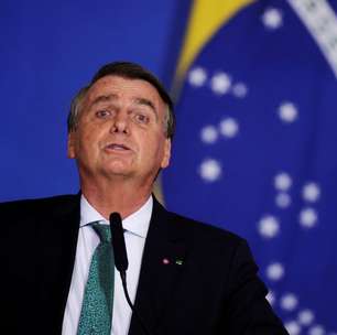 "Indignação e tristeza", diz filha demitida por pai após criticar Bolsonaro