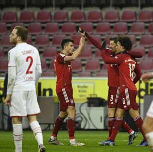 Bayern de Munique goleia com hat-trick de Lewandowski