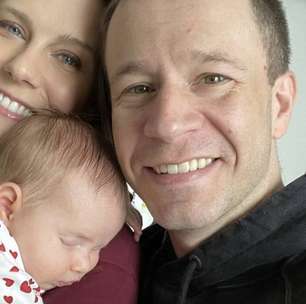 Tiago Leifert se emociona ao citar câncer da filha durante homenagem a técnico do PSG